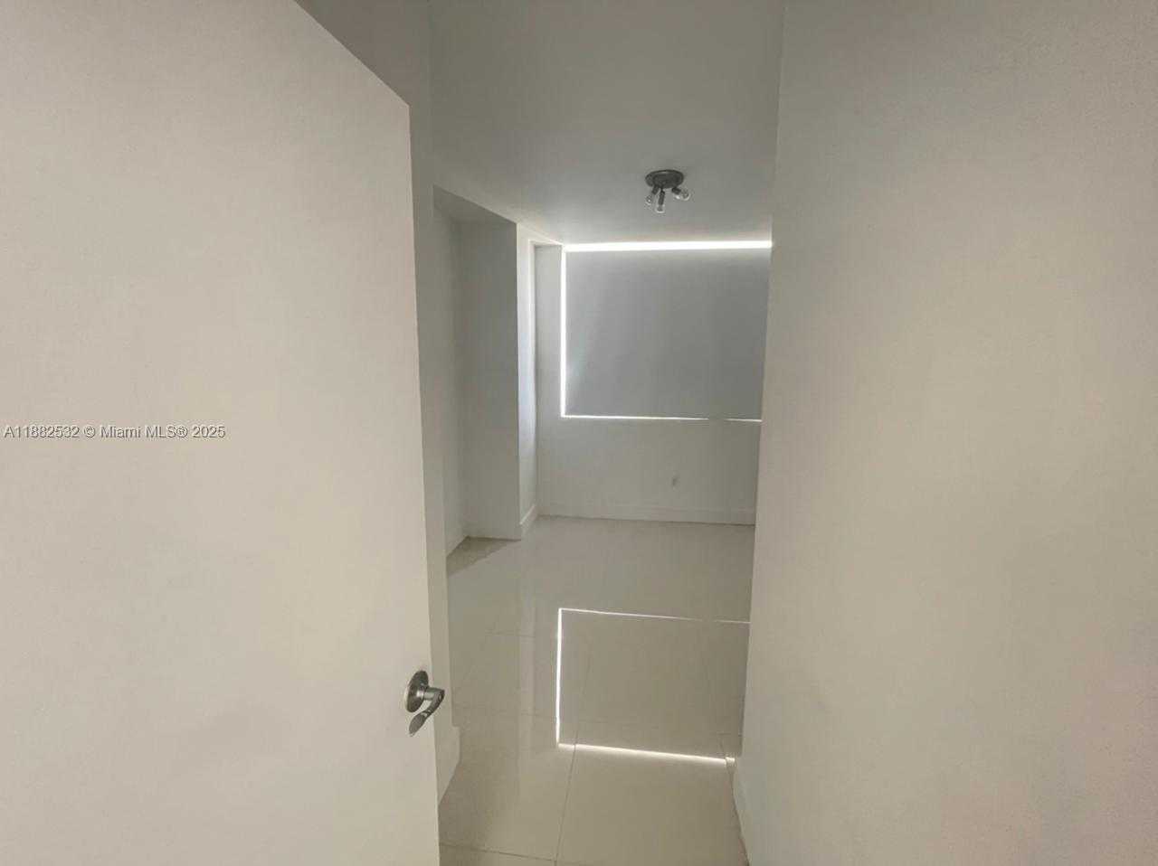 Small Image of 253 NORTH EAST 2 STREET #3703, Miami Number 47