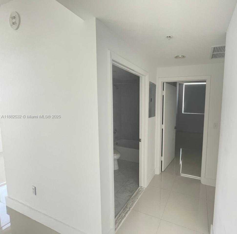 Small Image of 253 NORTH EAST 2 STREET #3703, Miami Number 55