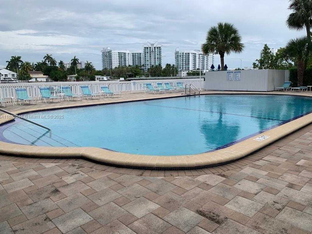 Small Image of 1455 NORTH TREASURE DR #5M, North Bay Village Number 10