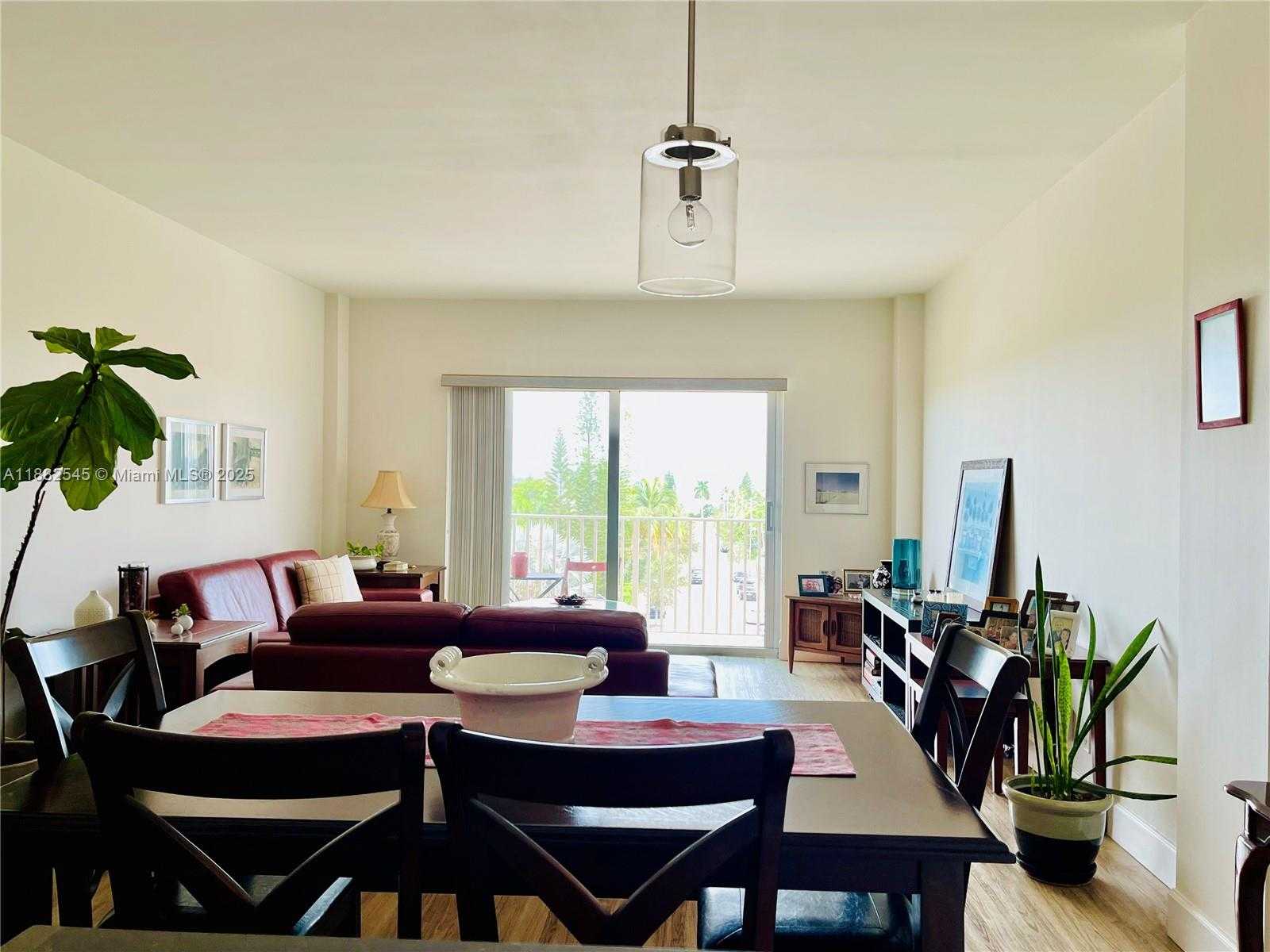 Small Image of 1455 NORTH TREASURE DR #5M, North Bay Village Number 2