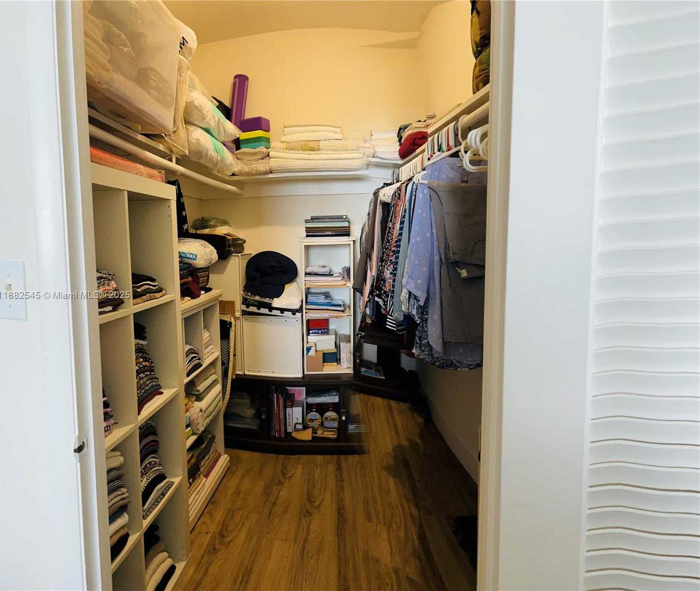 Small Image of 1455 NORTH TREASURE DR #5M, North Bay Village Number 6