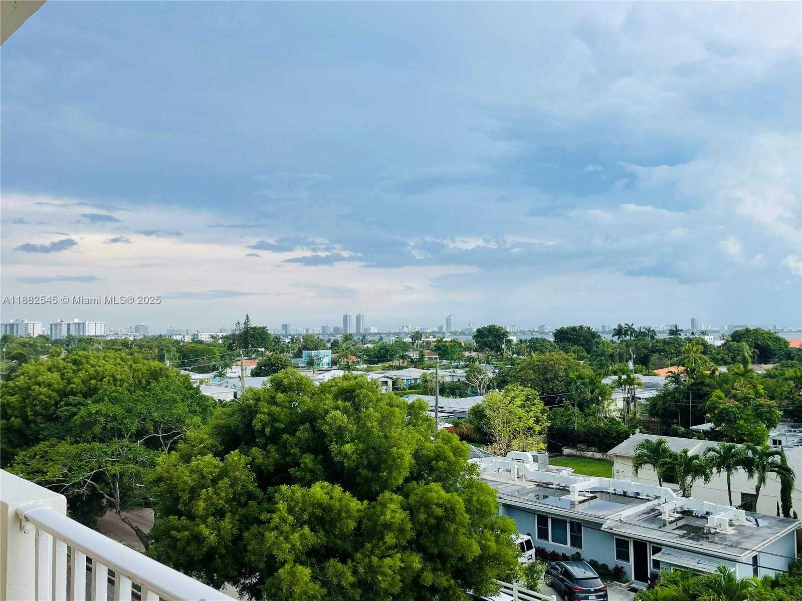 Small Image of 1455 NORTH TREASURE DR #5M, North Bay Village Number 7