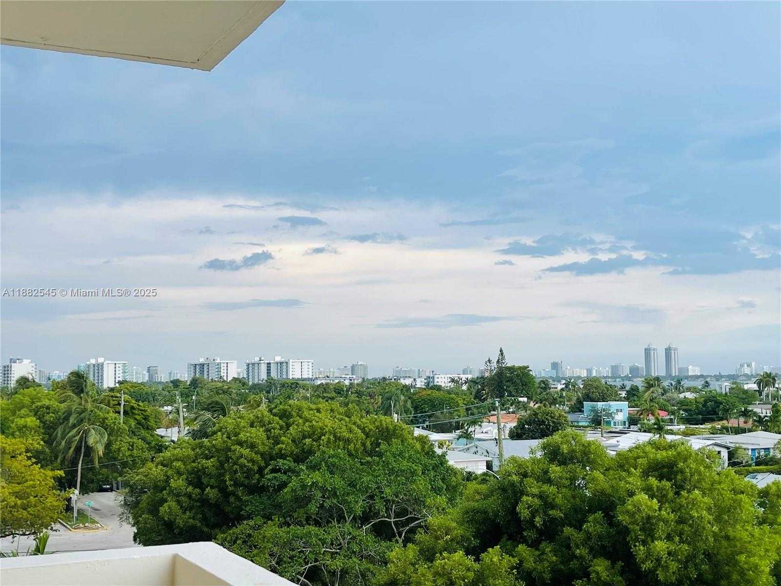 Small Image of 1455 NORTH TREASURE DR #5M, North Bay Village Number 9