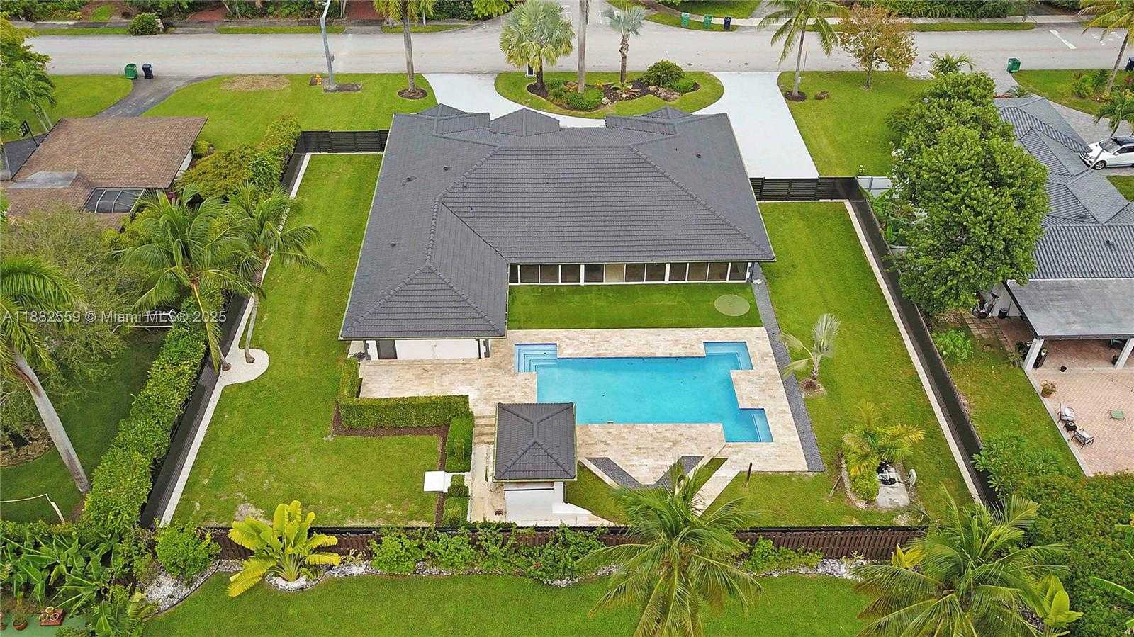 Small Image of 10240 SOUTH WEST 124TH ST #1, Miami Number 2