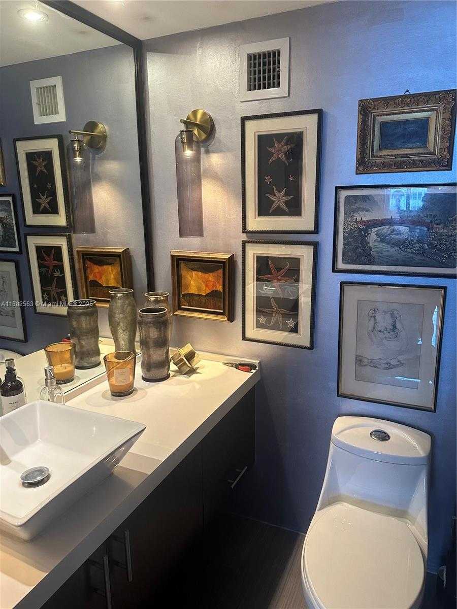 Small Image of 1200 WEST AVE #715, Miami Beach Number 6