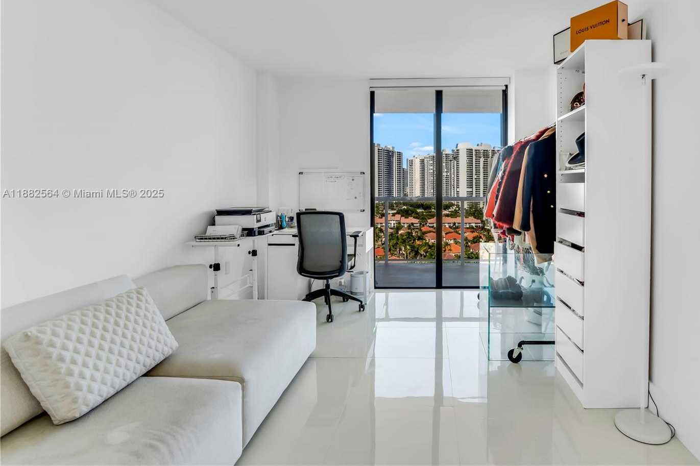 Small Image of 3701 NORTH COUNTRY CLUB DR #1609, Aventura Number 13