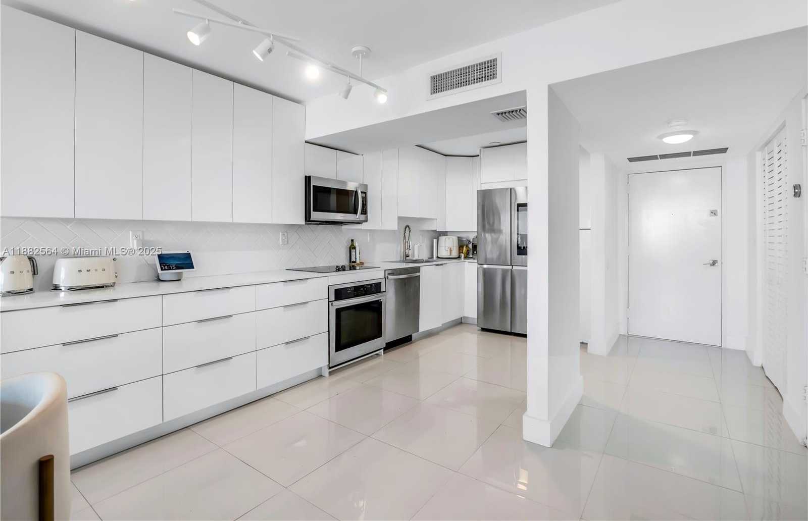 Small Image of 3701 NORTH COUNTRY CLUB DR #1609, Aventura Number 2