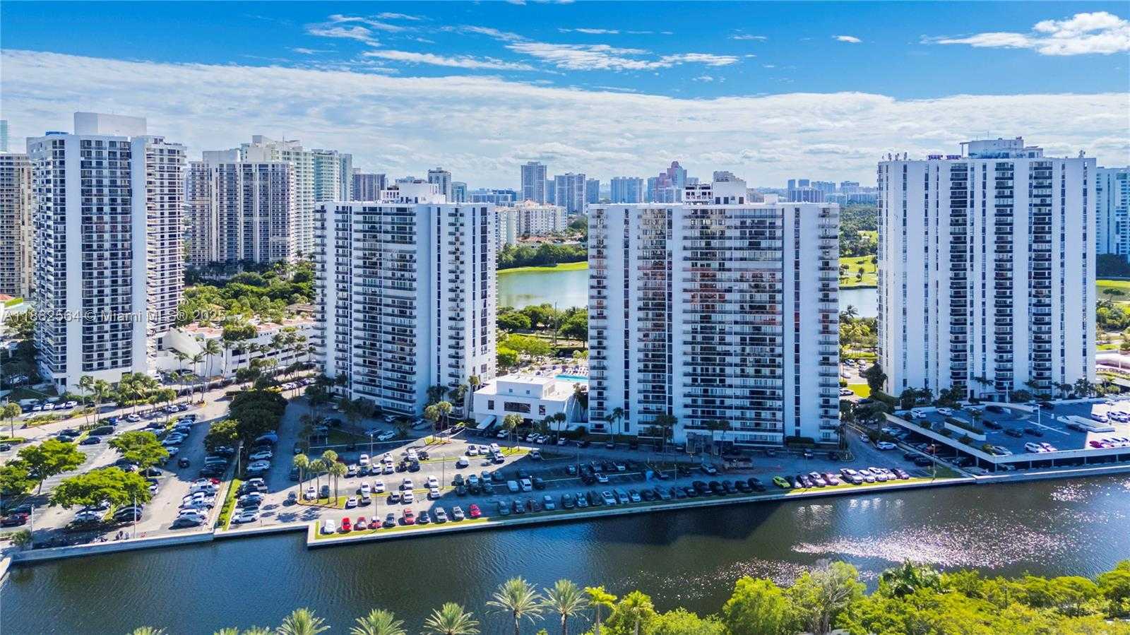 Small Image of 3701 NORTH COUNTRY CLUB DR #1609, Aventura Number 21