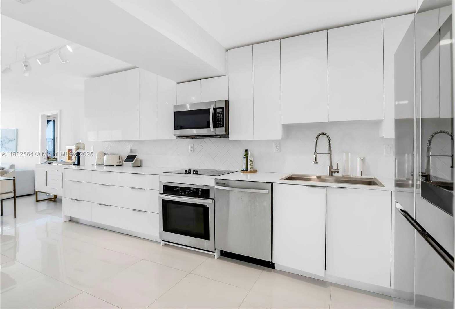 Small Image of 3701 NORTH COUNTRY CLUB DR #1609, Aventura Number 3
