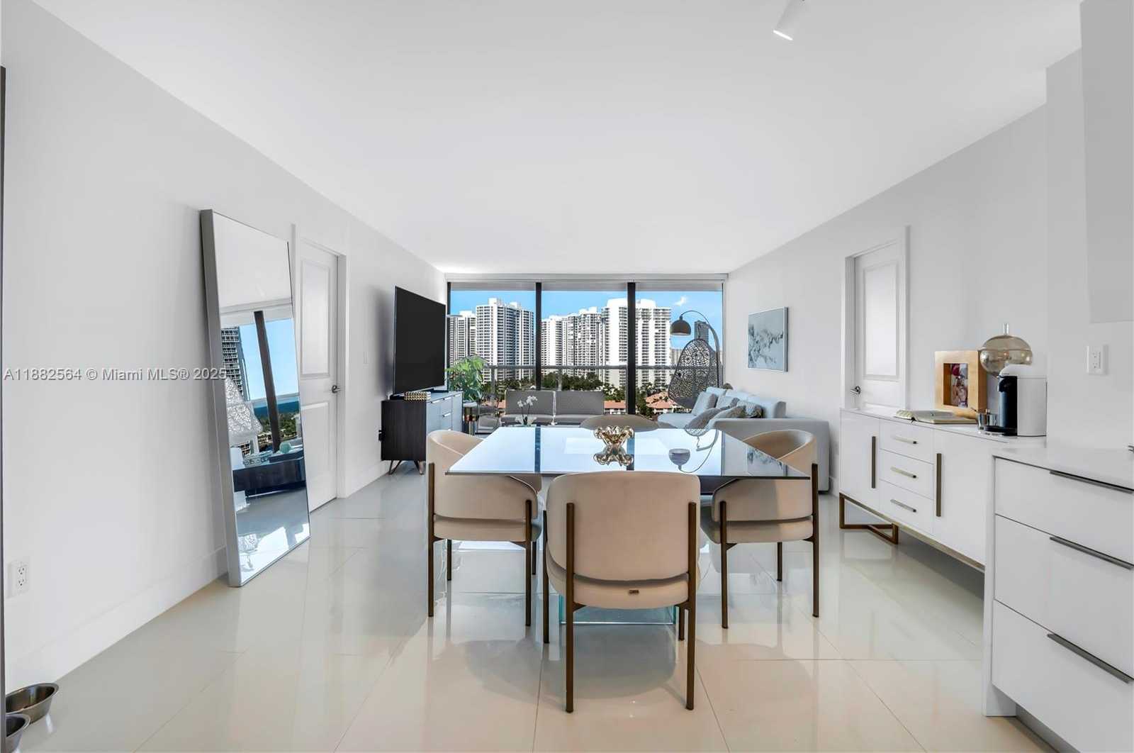 Small Image of 3701 NORTH COUNTRY CLUB DR #1609, Aventura Number 4