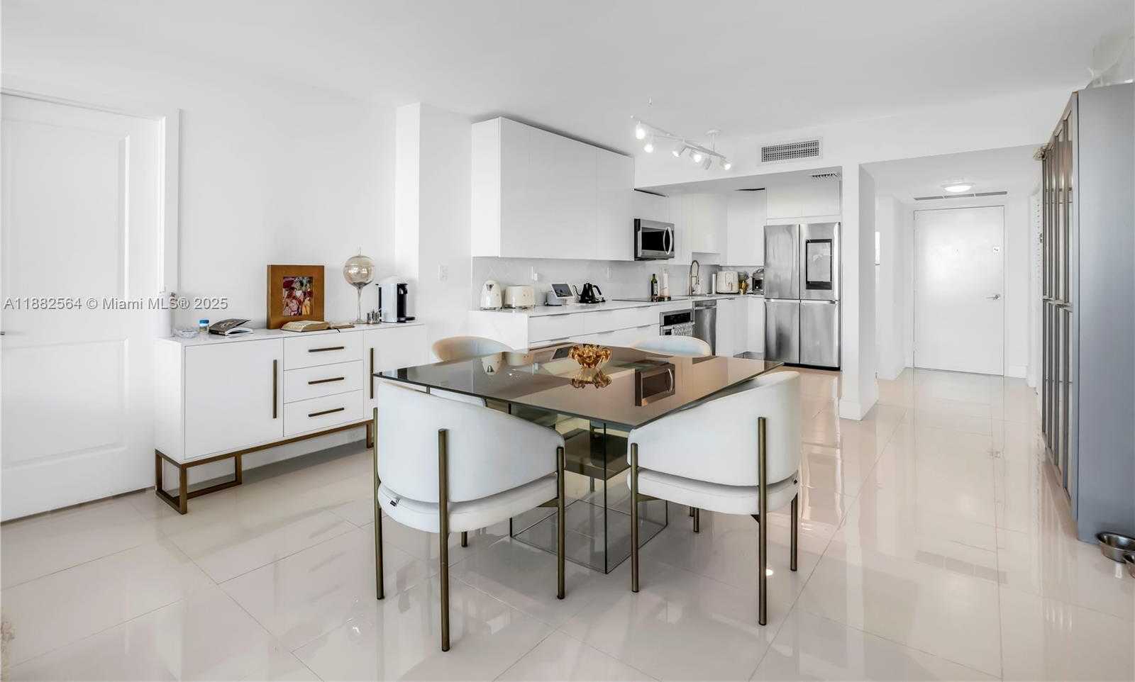 Small Image of 3701 NORTH COUNTRY CLUB DR #1609, Aventura Number 5
