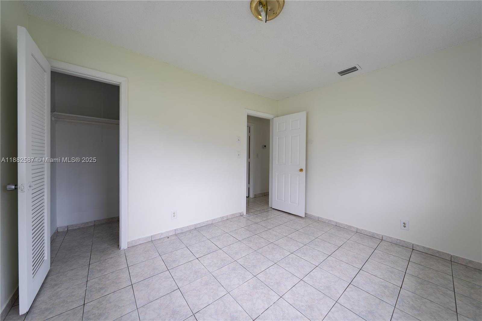 Small Image of 2702 NORTH WEST 51ST PL #2702, Tamarac Number 13