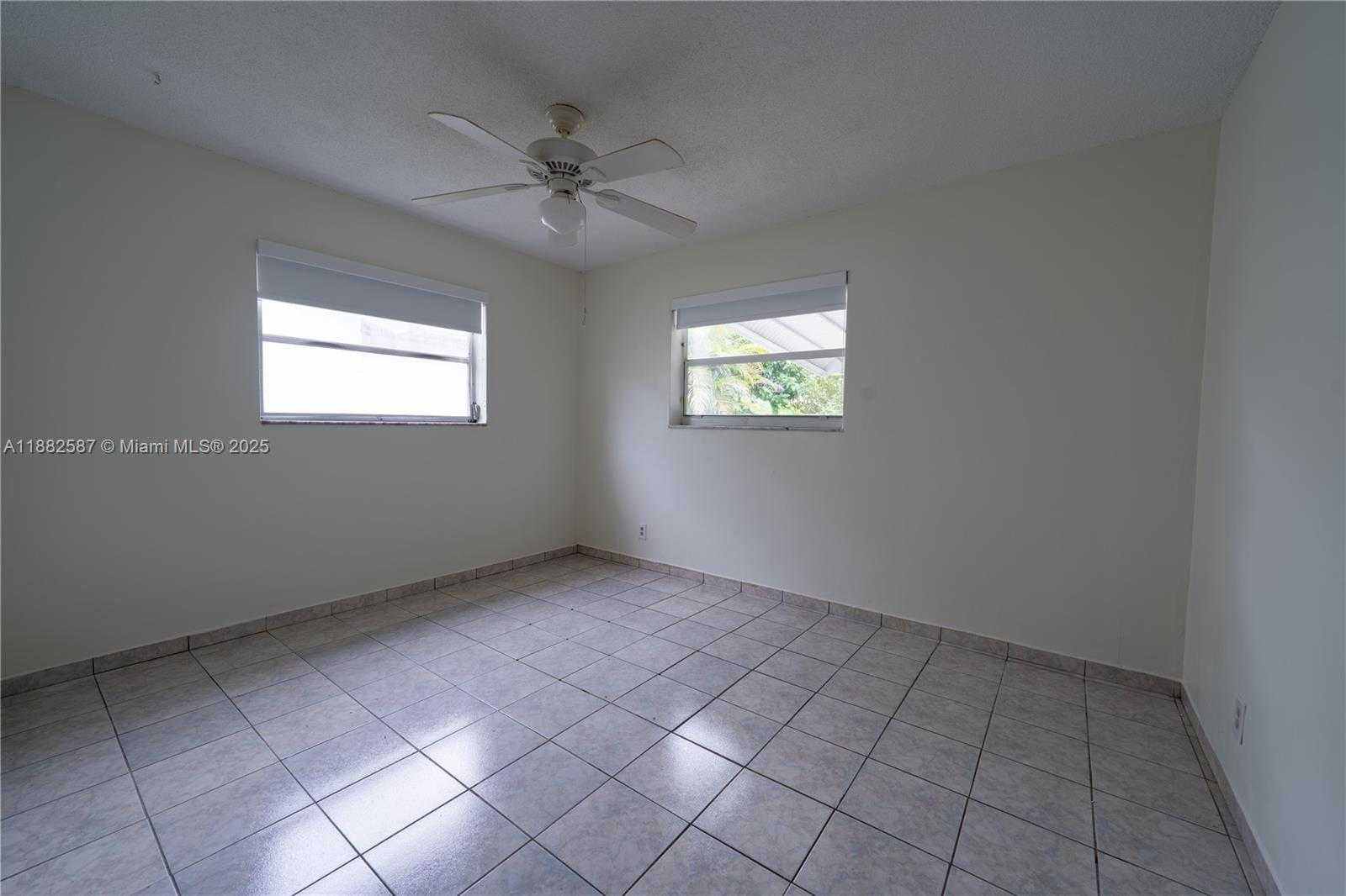 Small Image of 2702 NORTH WEST 51ST PL #2702, Tamarac Number 16