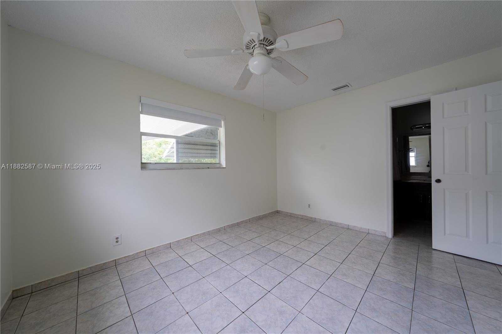Small Image of 2702 NORTH WEST 51ST PL #2702, Tamarac Number 17