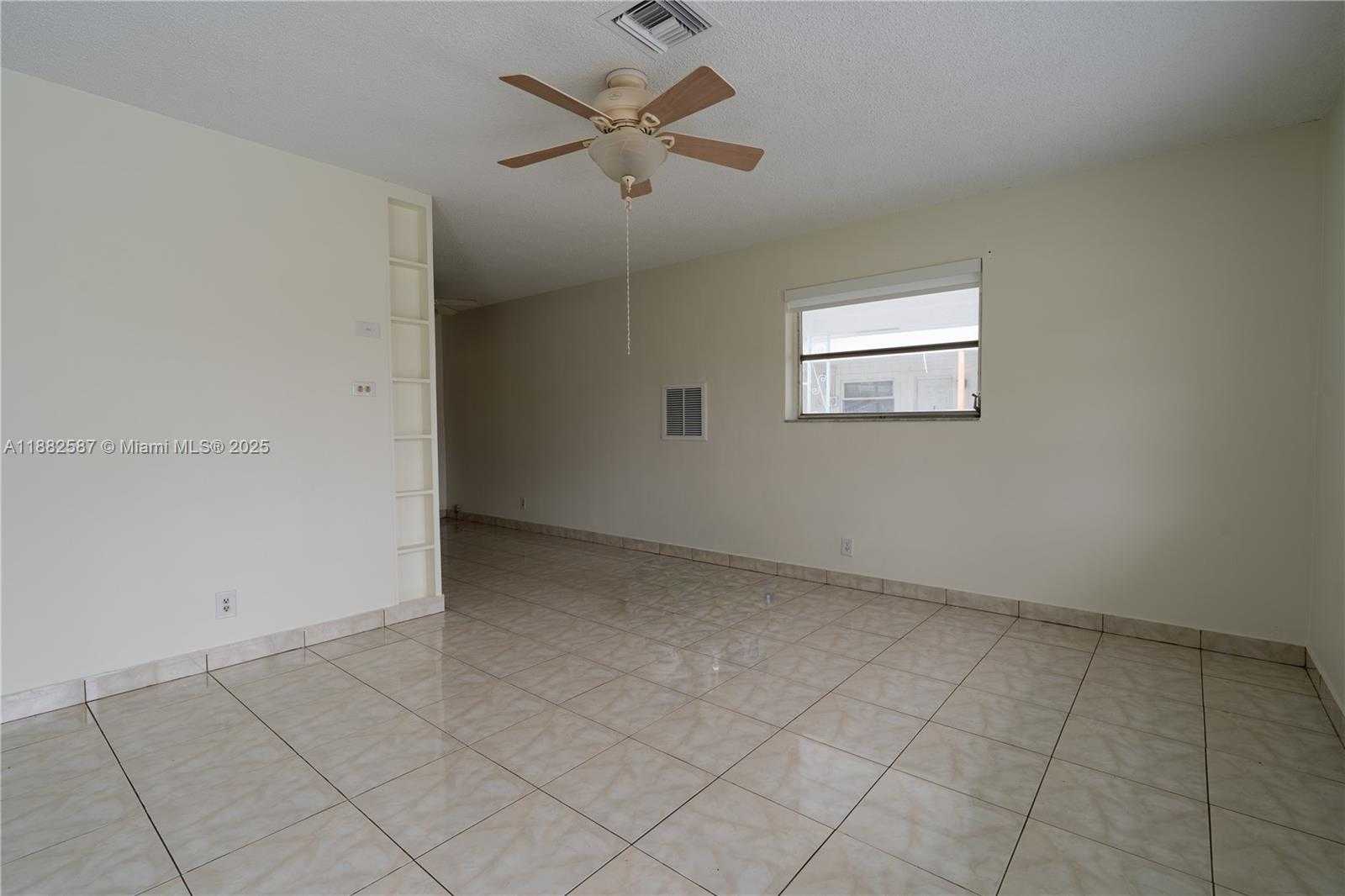 Small Image of 2702 NORTH WEST 51ST PL #2702, Tamarac Number 4
