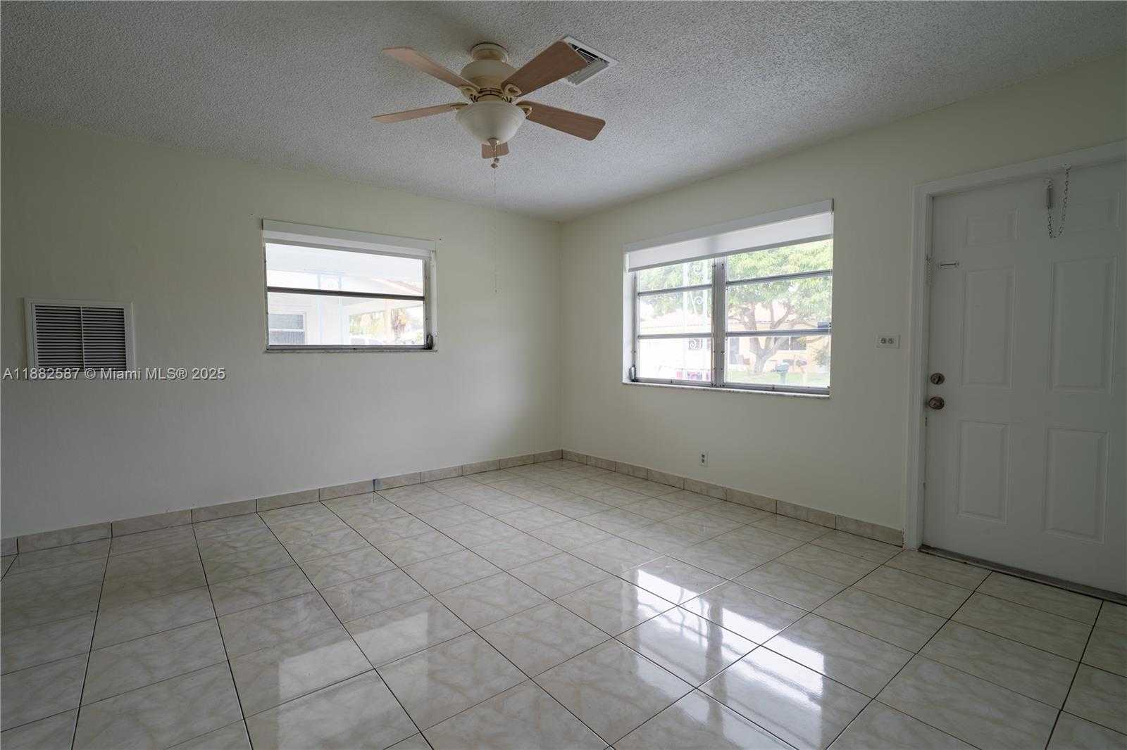 Small Image of 2702 NORTH WEST 51ST PL #2702, Tamarac Number 6