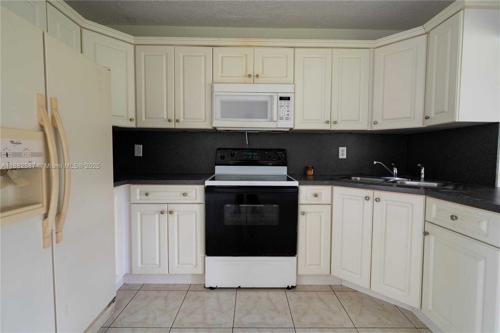 Small Image of 2702 NORTH WEST 51ST PL #2702, Tamarac Number 9