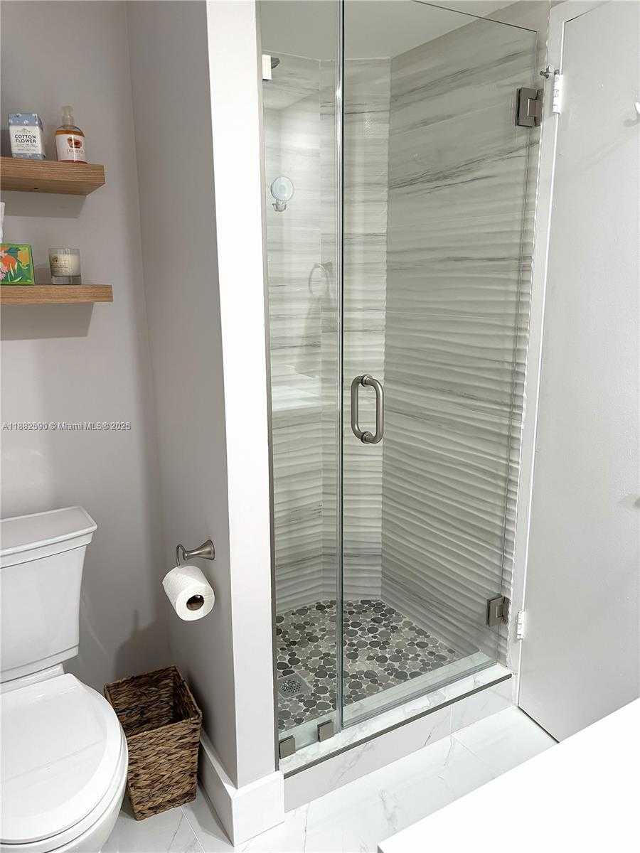 Small Image of 5701 COLLINS AVE #1203, Miami Beach Number 10
