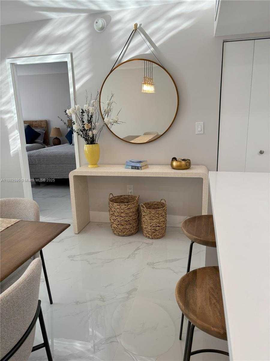 Small Image of 5701 COLLINS AVE #1203, Miami Beach Number 12