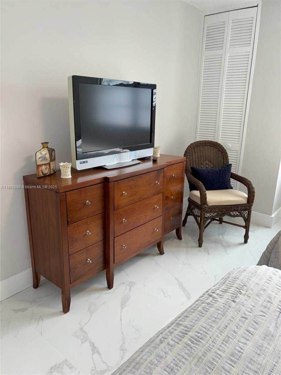 Small Image of 5701 COLLINS AVE #1203, Miami Beach Number 14