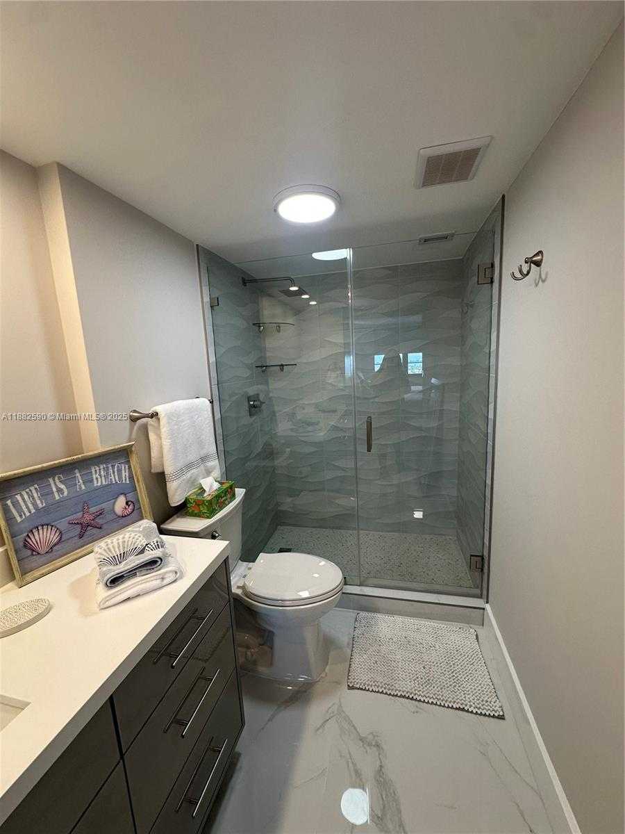 Small Image of 5701 COLLINS AVE #1203, Miami Beach Number 16