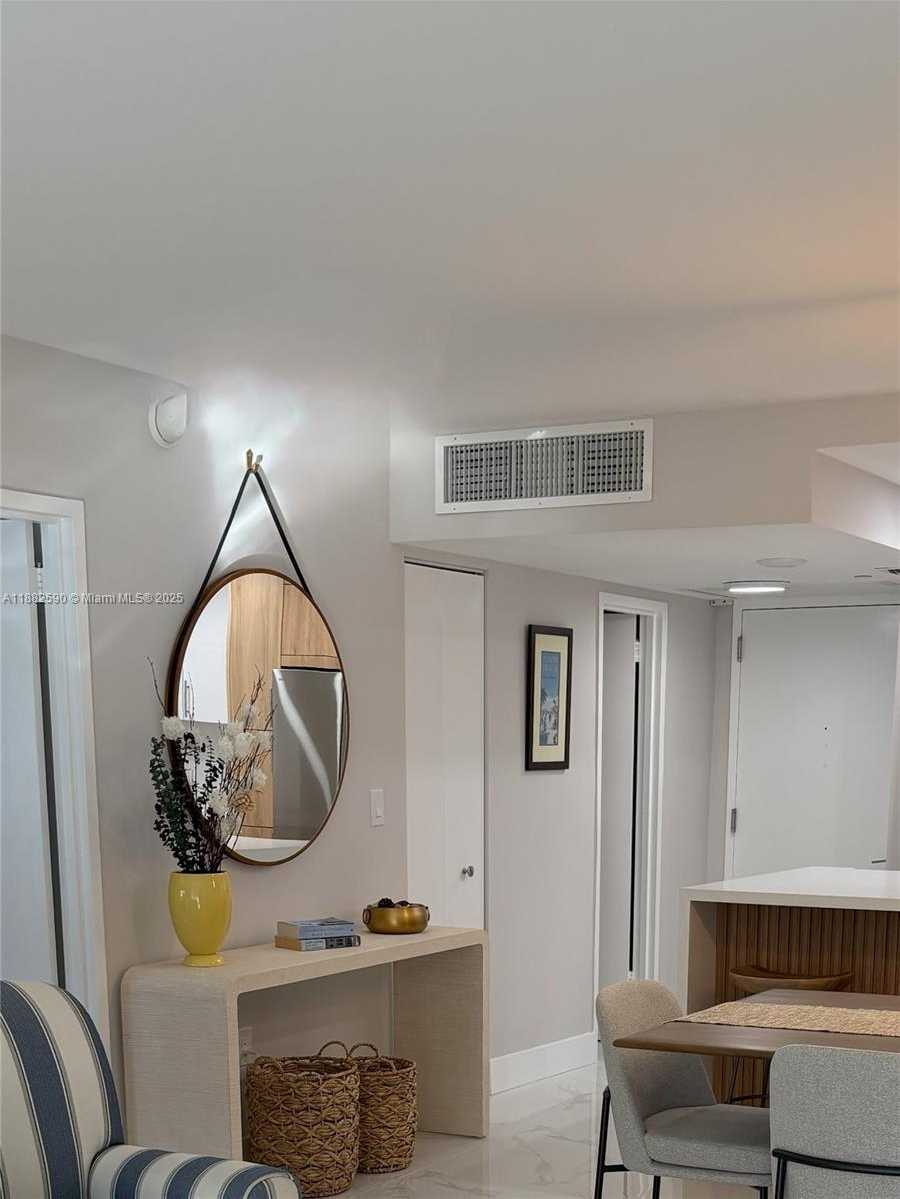 Small Image of 5701 COLLINS AVE #1203, Miami Beach Number 20