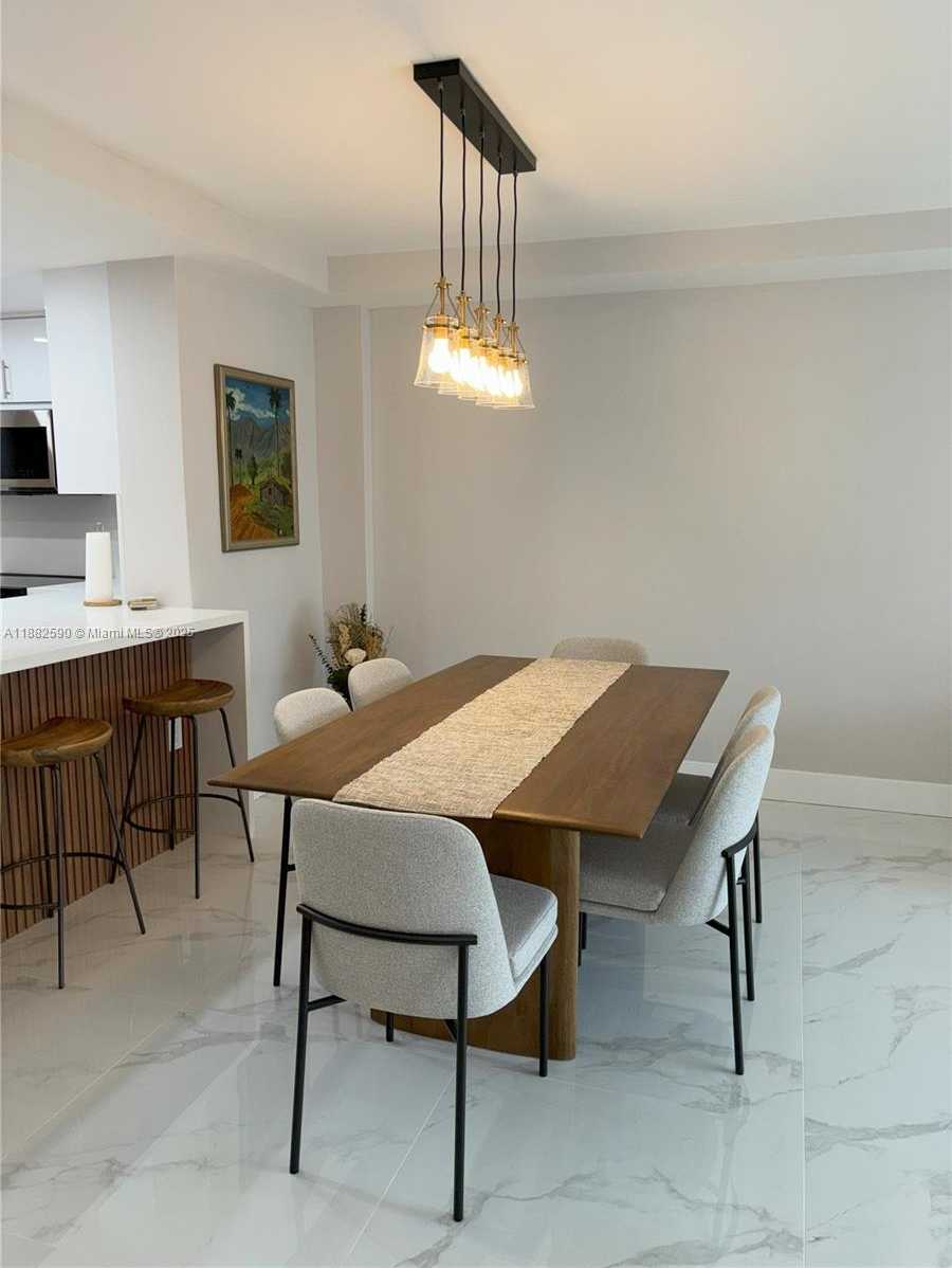 Small Image of 5701 COLLINS AVE #1203, Miami Beach Number 28