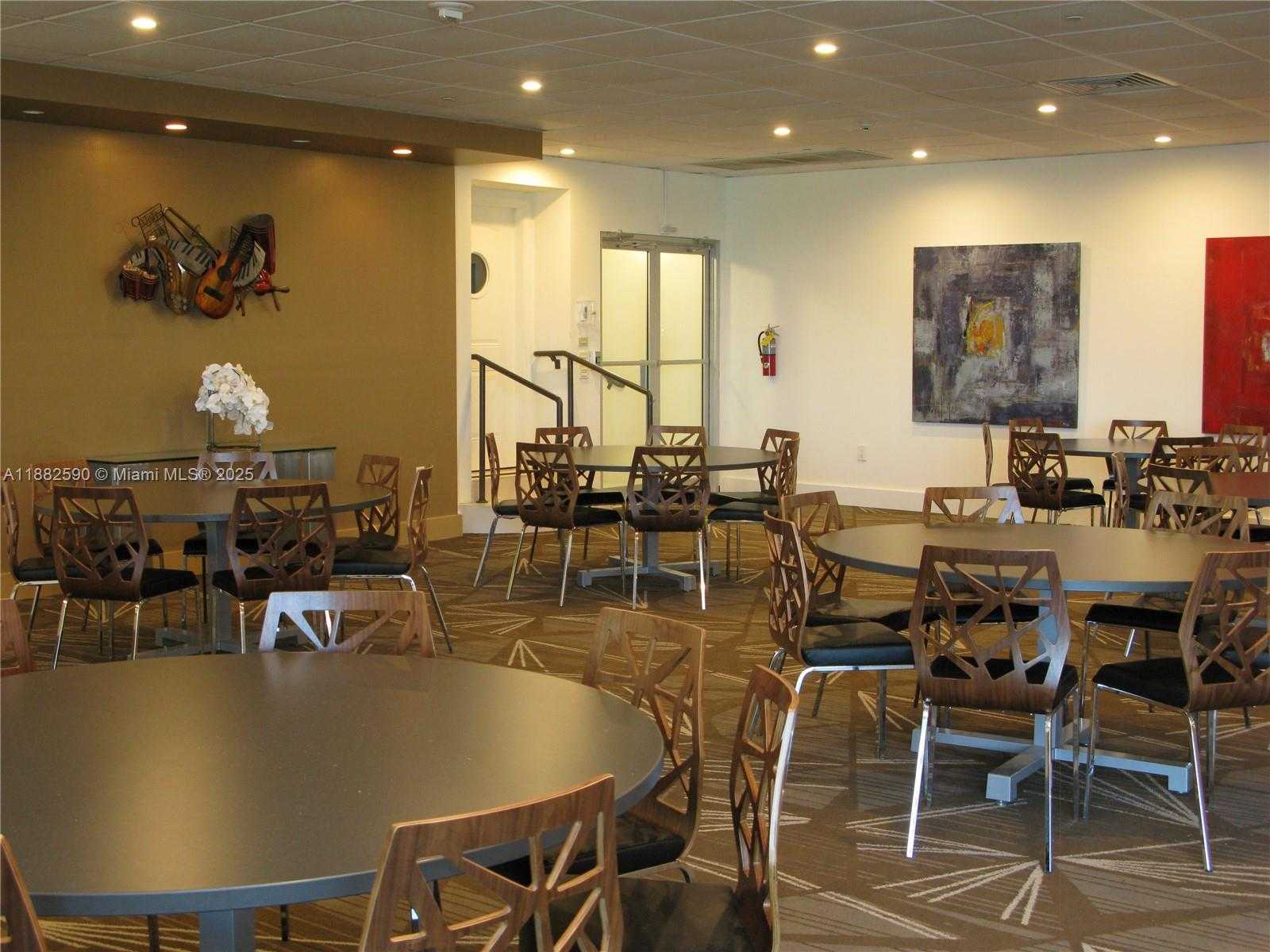 Small Image of 5701 COLLINS AVE #1203, Miami Beach Number 39
