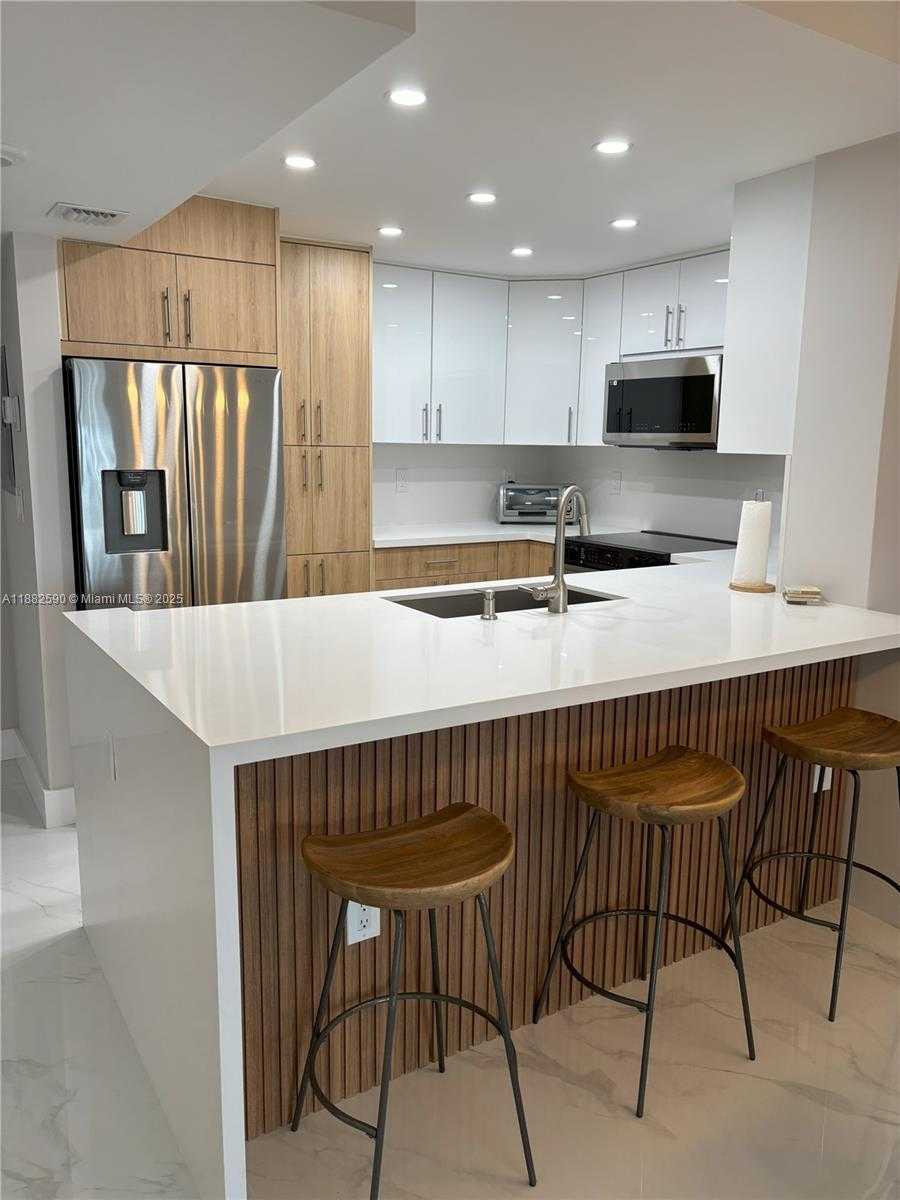 Small Image of 5701 COLLINS AVE #1203, Miami Beach Number 7