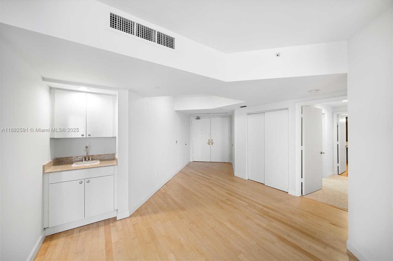 Small Image of 4779 COLLINS AVE #501, Miami Beach Number 7