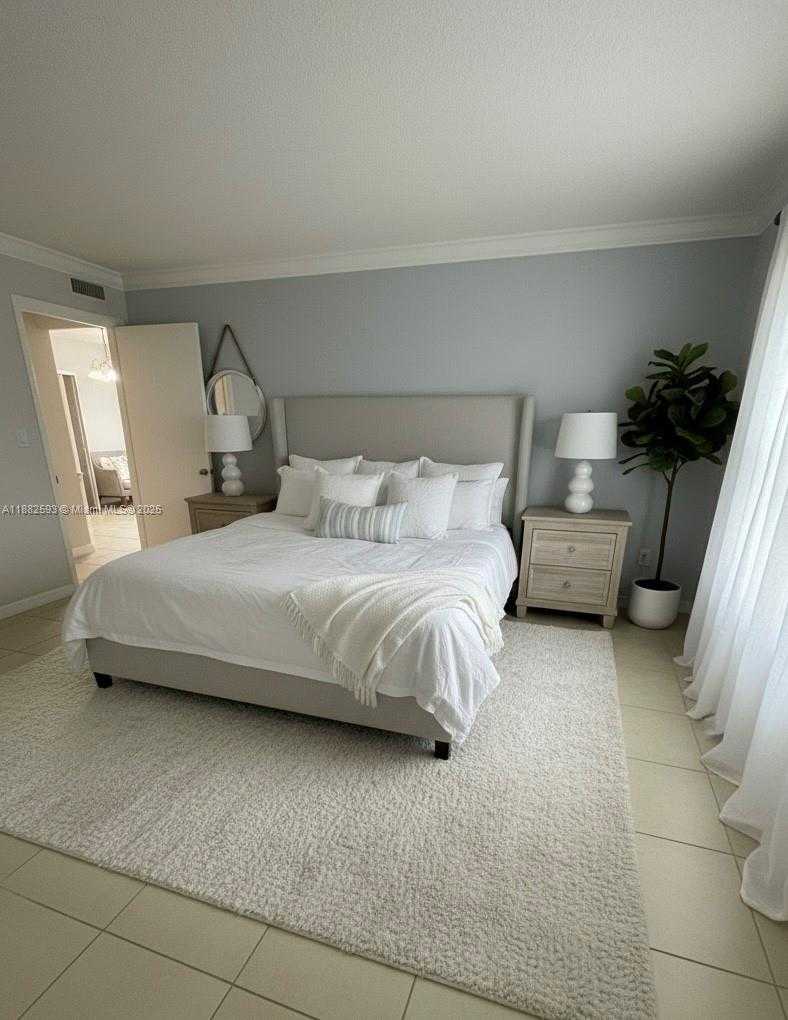 Small Image of 9721 HAMMOCKS BLVD #105, Miami Number 4