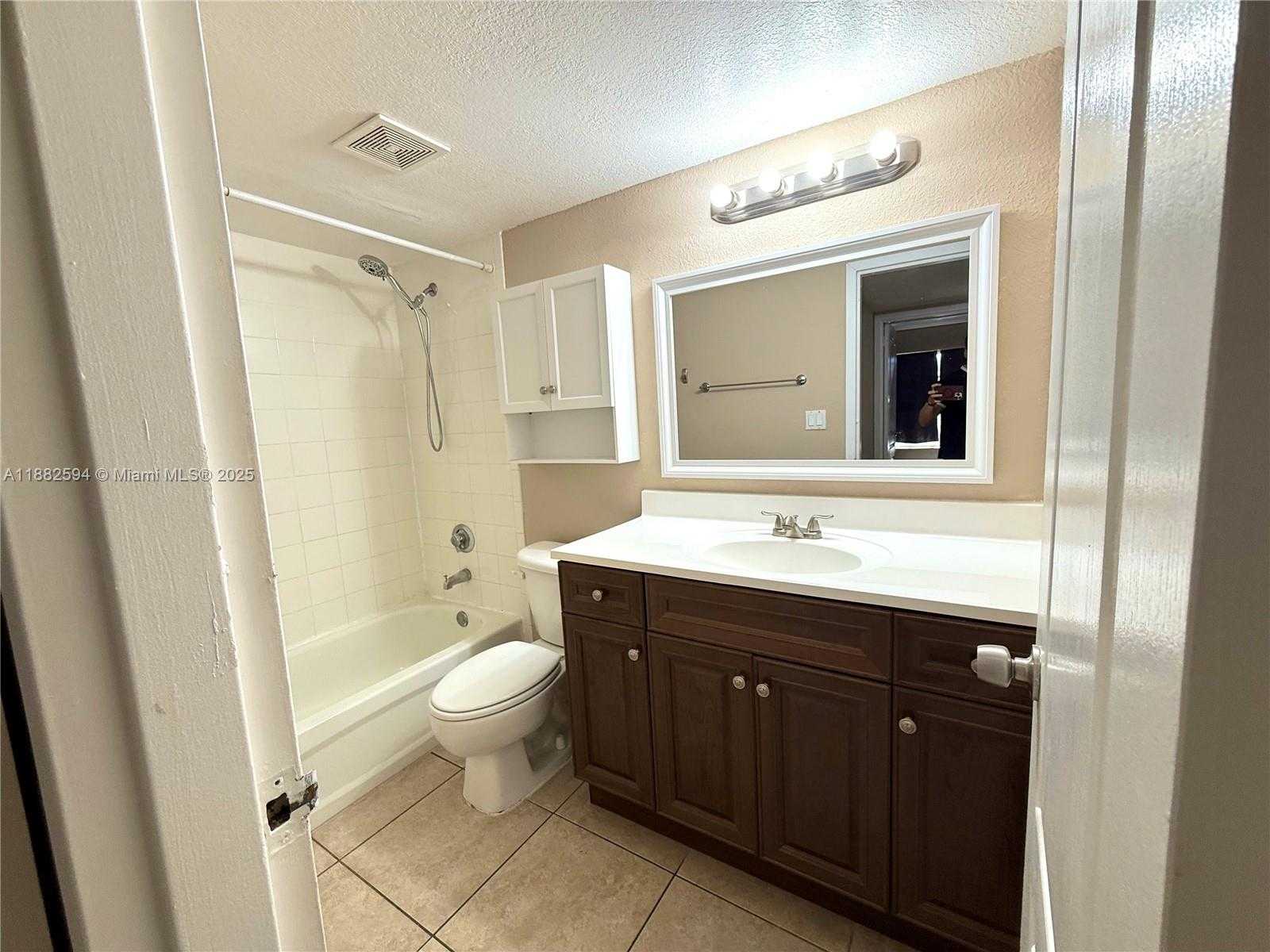 Small Image of 5112 NORTH WEST 79TH AVE #101, Doral Number 7