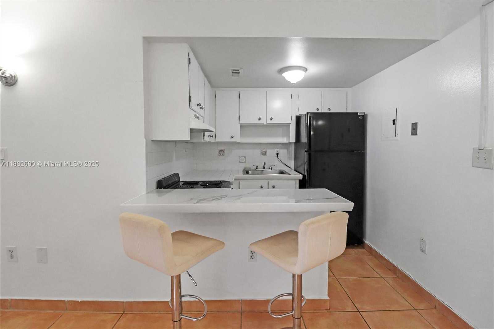 Small Image of 753 MICHIGAN AVE #3B, Miami Beach Number 4