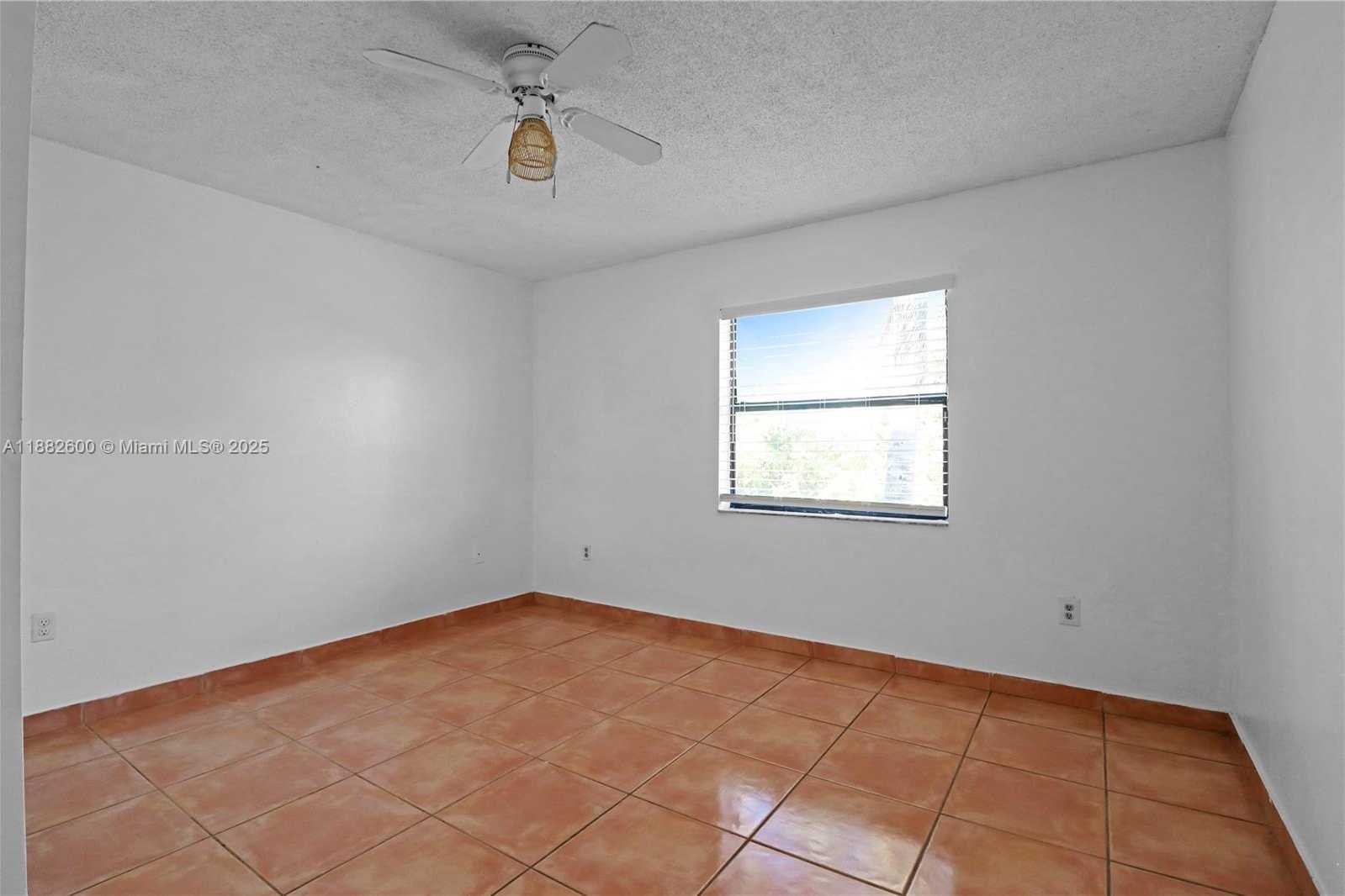 Small Image of 753 MICHIGAN AVE #3B, Miami Beach Number 6