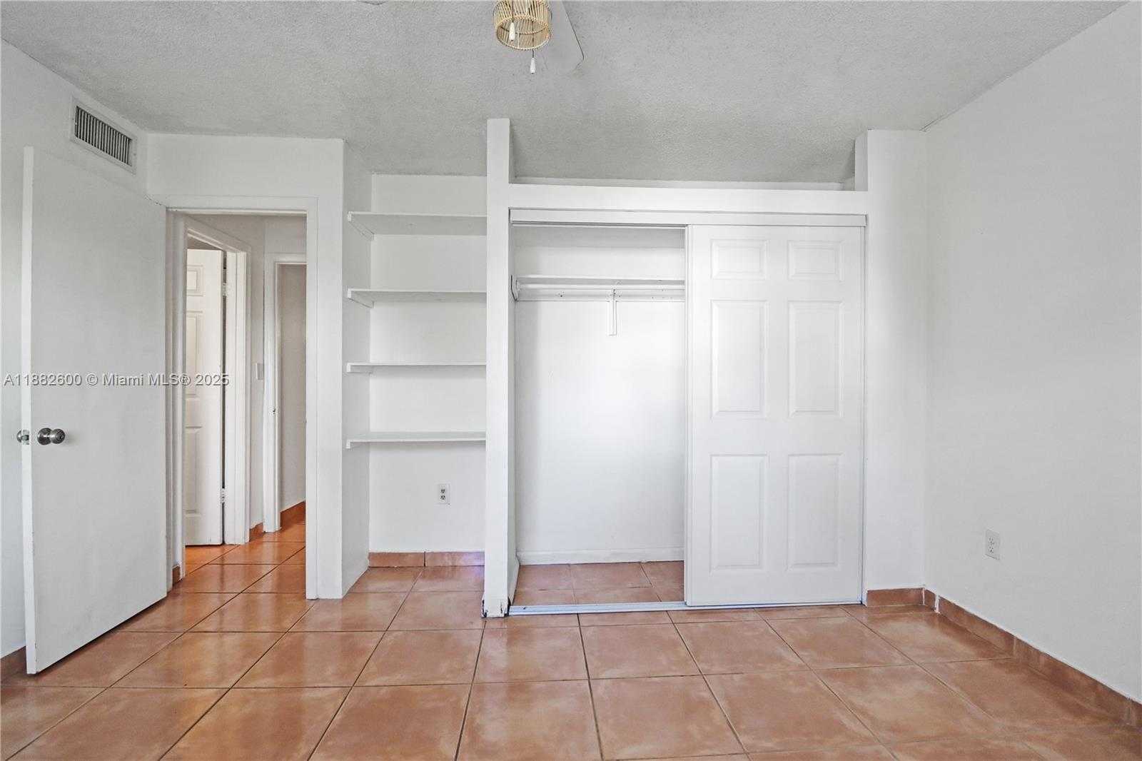 Small Image of 753 MICHIGAN AVE #3B, Miami Beach Number 8