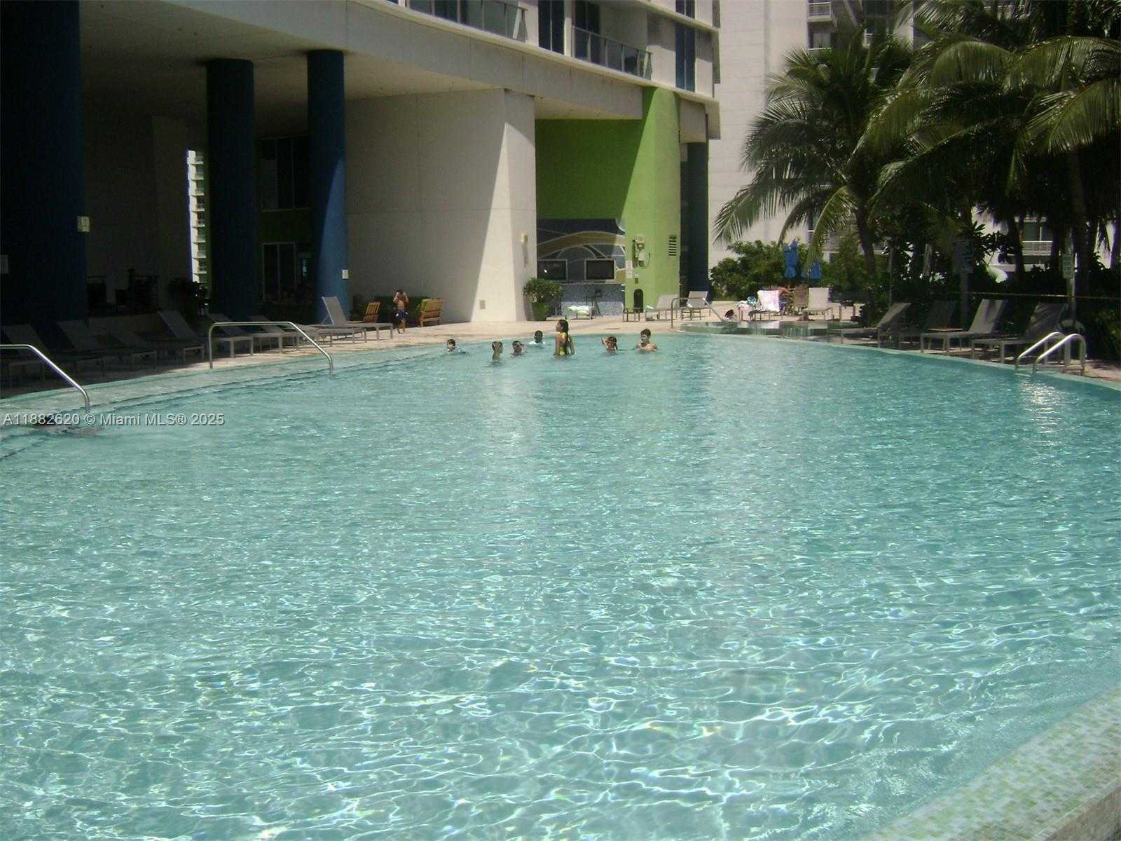 Small Image of 185 SOUTH WEST 7TH ST #3302, Miami Number 9