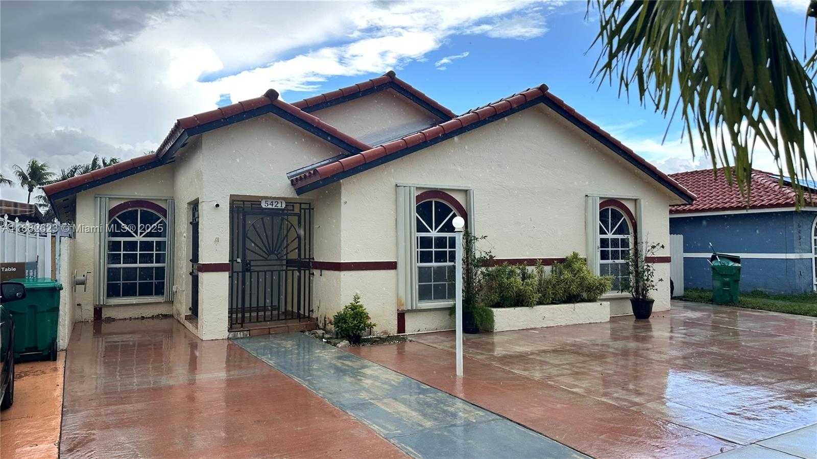 Small Image of 5421 SOUTH WEST 143RD AVE, Miami Number 2