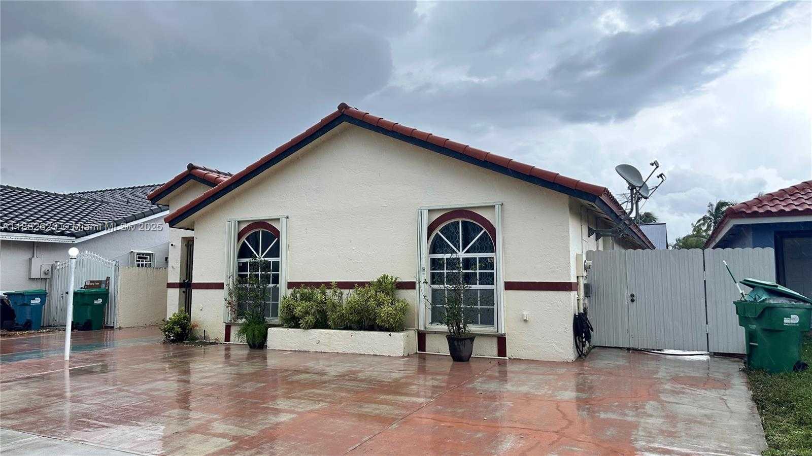 Small Image of 5421 SOUTH WEST 143RD AVE, Miami Number 3