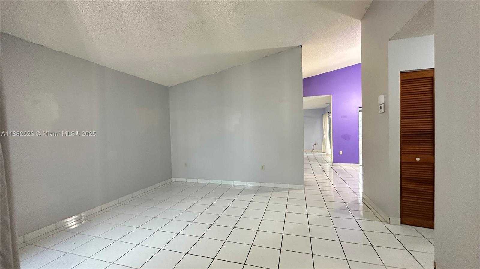 Small Image of 5421 SOUTH WEST 143RD AVE, Miami Number 4