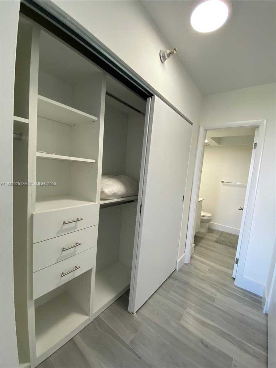 Small Image of 20515 EAST COUNTRY CLUB DR #549, Aventura Number 14