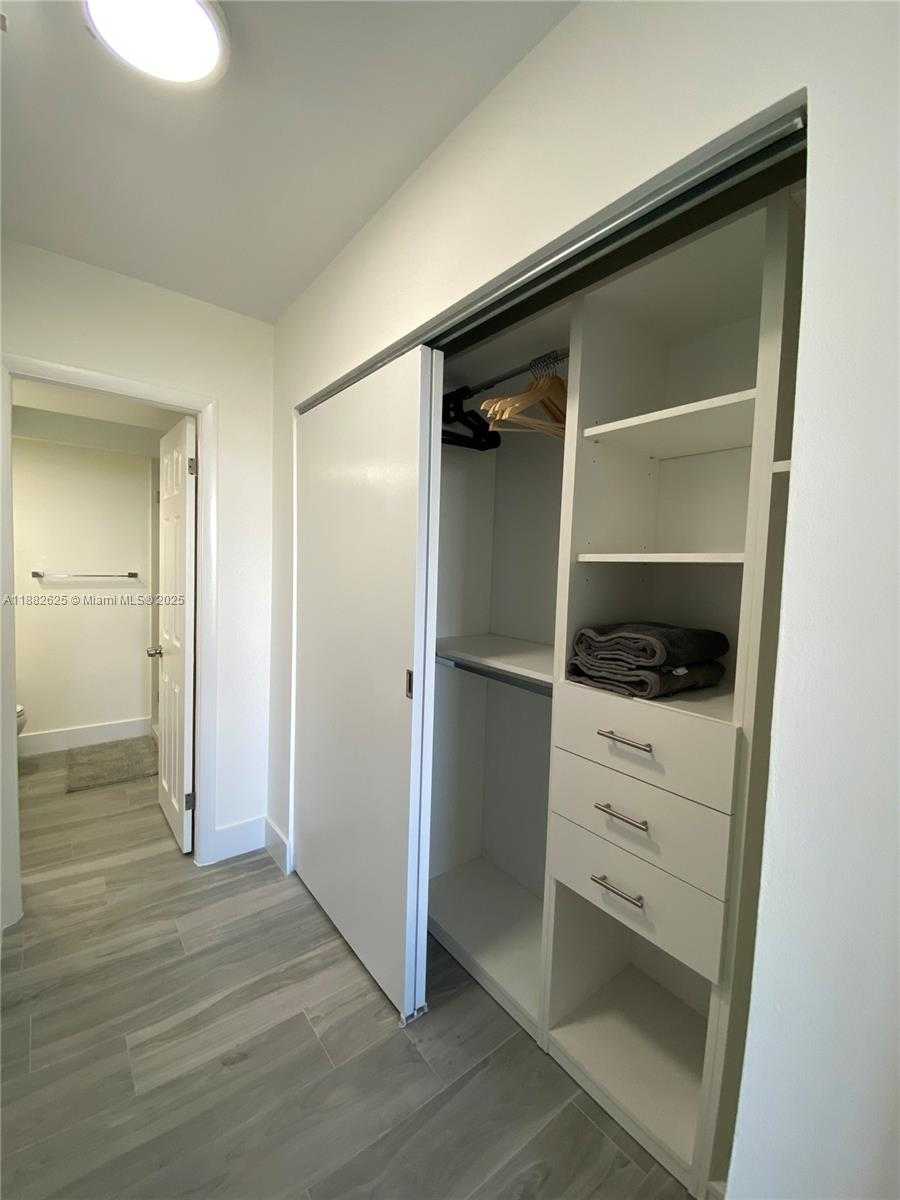 Small Image of 20515 EAST COUNTRY CLUB DR #549, Aventura Number 15