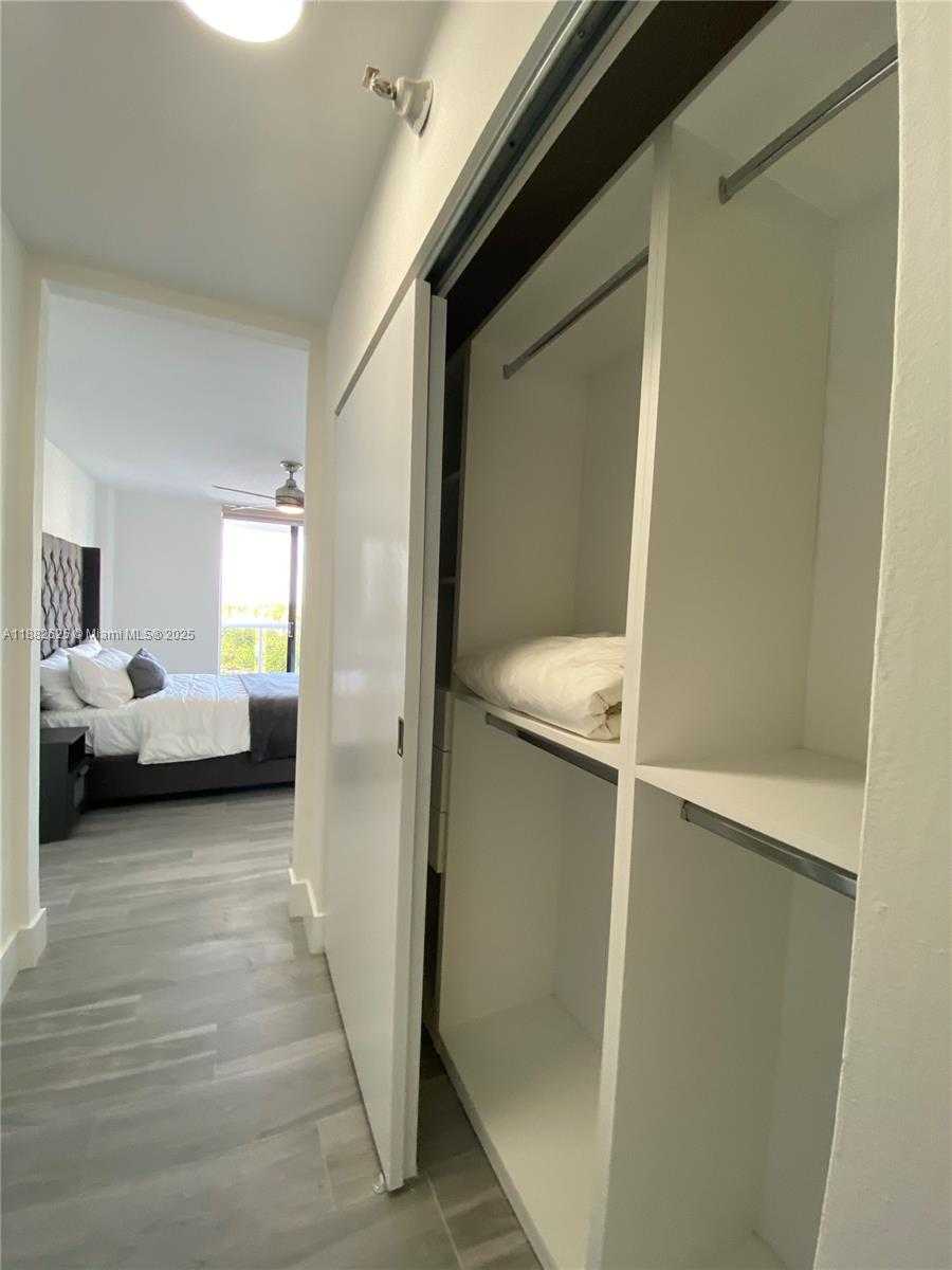 Small Image of 20515 EAST COUNTRY CLUB DR #549, Aventura Number 16