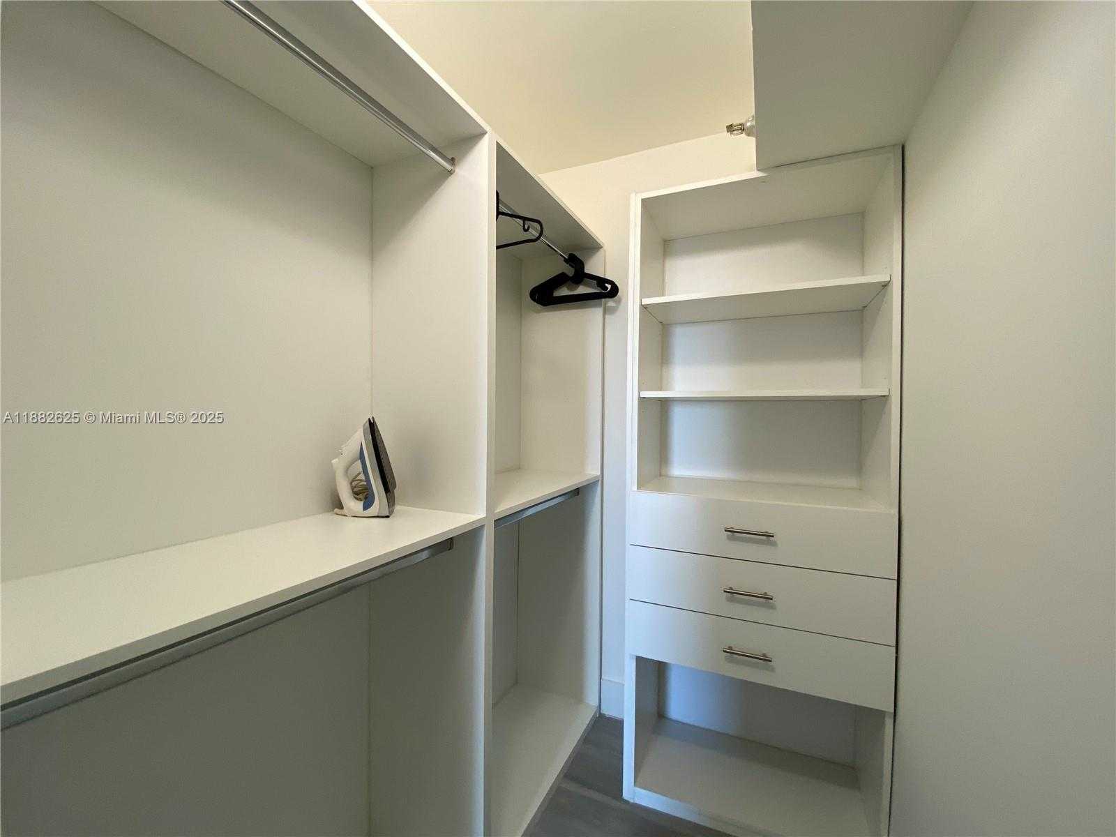 Small Image of 20515 EAST COUNTRY CLUB DR #549, Aventura Number 20