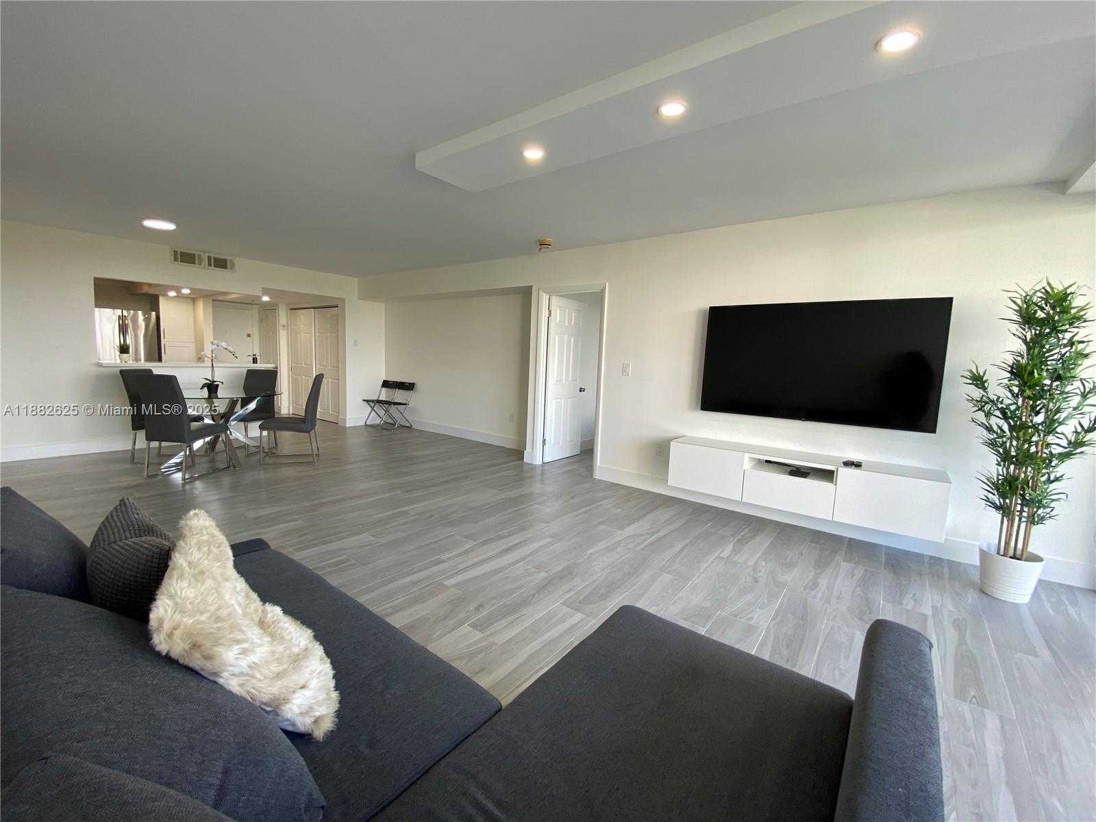 Small Image of 20515 EAST COUNTRY CLUB DR #549, Aventura Number 7