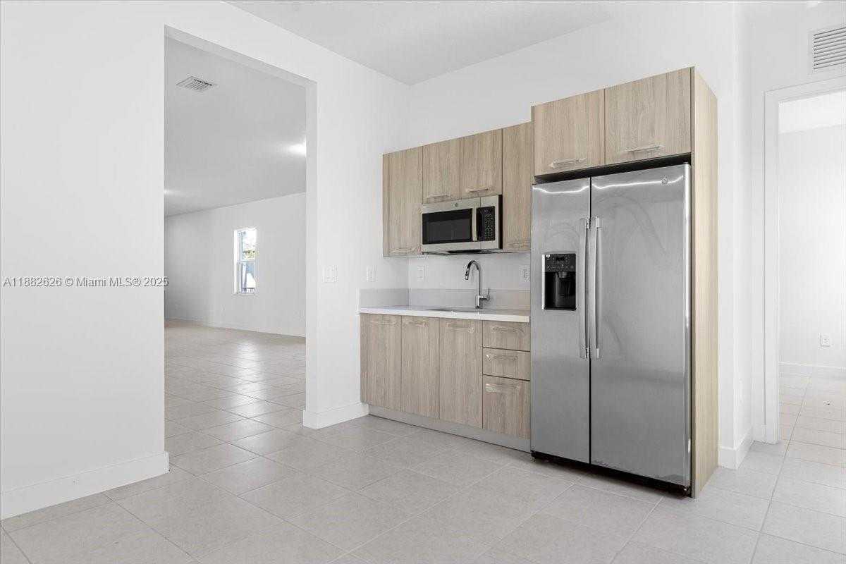 Small Image of 12237 SOUTH WEST 43RD CT, Davie Number 10