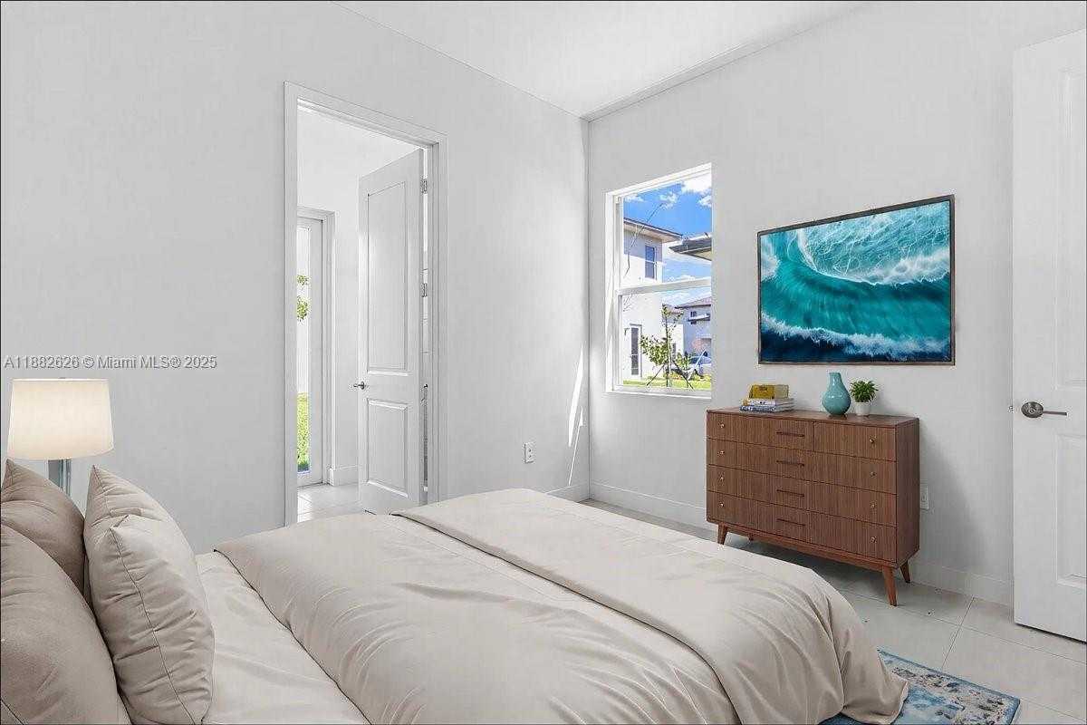 Small Image of 12237 SOUTH WEST 43RD CT, Davie Number 46