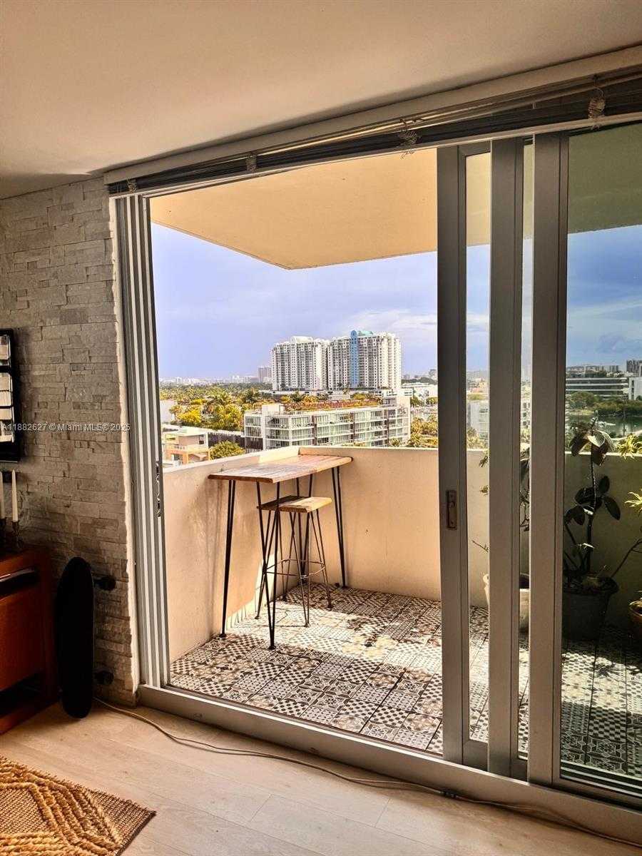 Small Image of 5 NORTH EAST ISLAND AVE #10J, Miami Beach Number 12