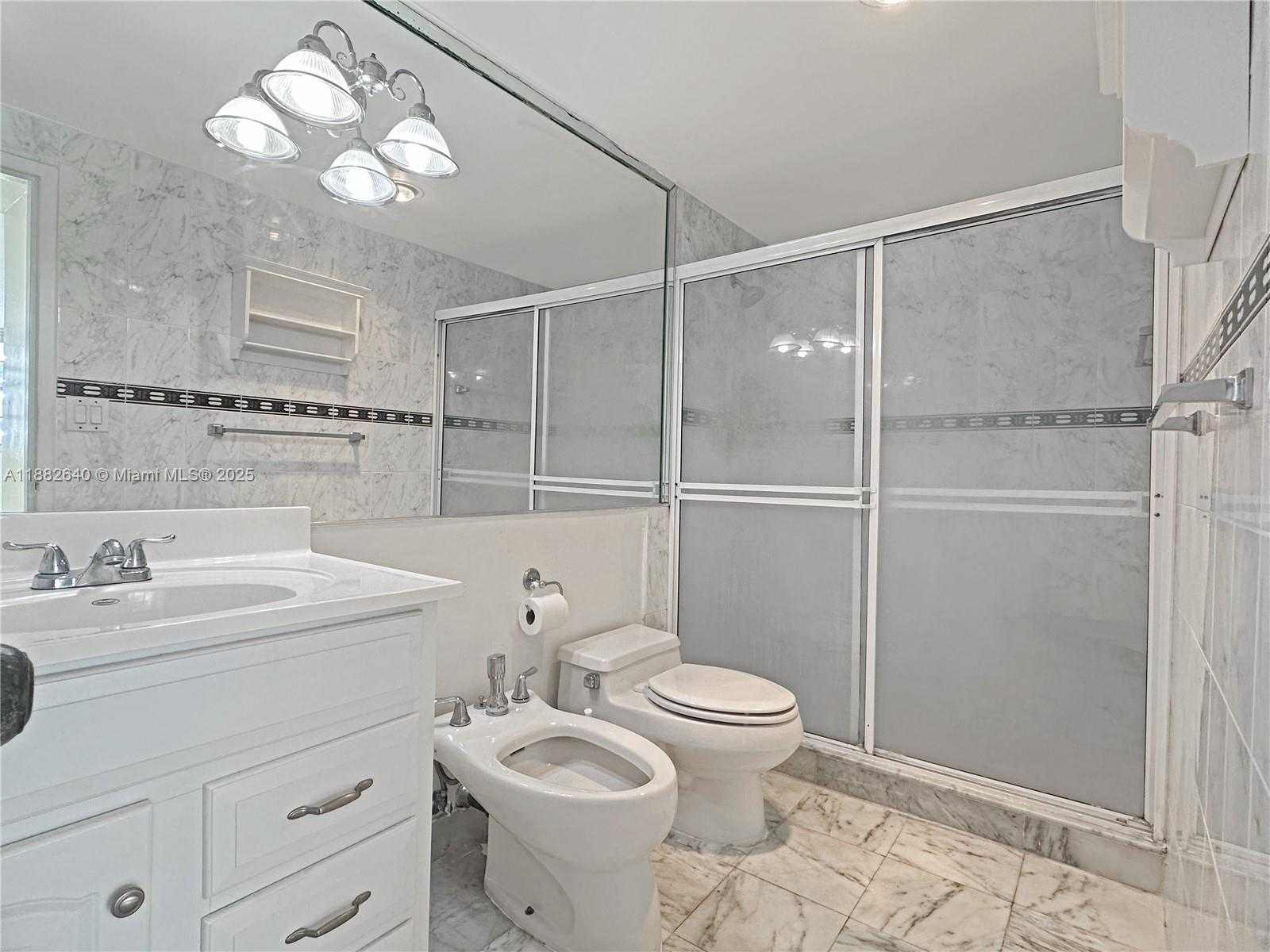 Small Image of 5825 COLLINS AVE #7D, Miami Beach Number 10