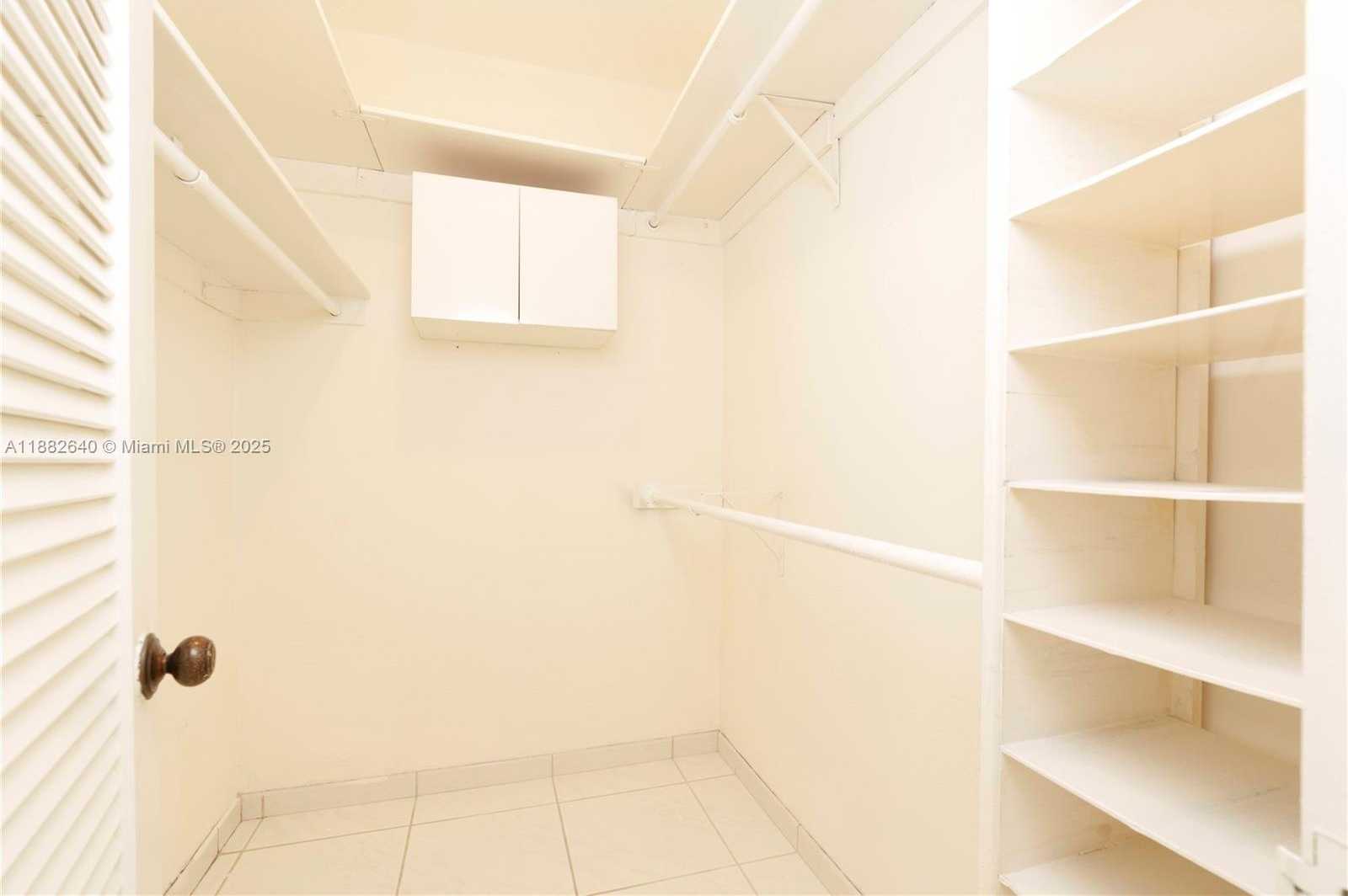 Small Image of 5825 COLLINS AVE #7D, Miami Beach Number 12