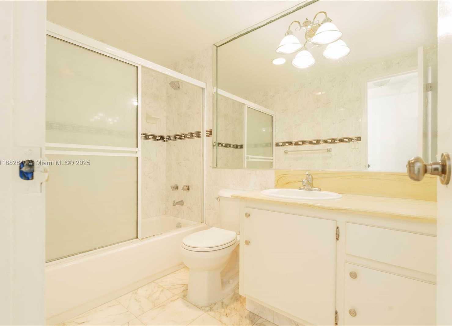 Small Image of 5825 COLLINS AVE #7D, Miami Beach Number 15